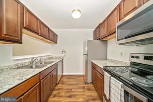 208 Water Fountain Ct, Glen Burnie, MD 21060 - Photo 14
