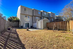 8080 Wolsey Ct, Pasadena, MD 21122 - Photo 4