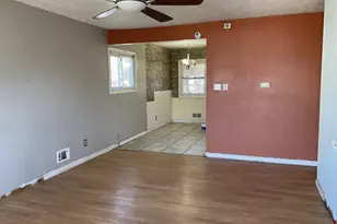 127 Hollywood Dr, Glen Burnie, MD 21060 - Photo 2