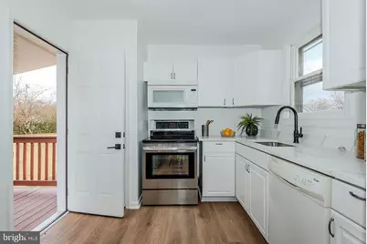 108 New Jersey Avenue NW, Glen Burnie, MD 21061 - Photo 12