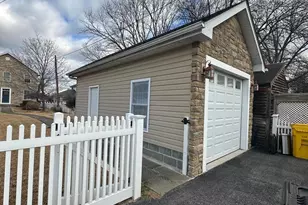 7588 Beach Dr, Pasadena, MD 21122 - Photo 2