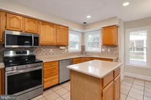 8116 Quarterfield Farms Dr, Severn, MD 21144 - Photo 18