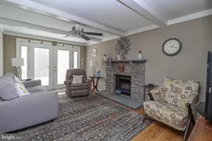 701 Snowdon Ln, Glen Burnie, MD 21061 - Photo 2