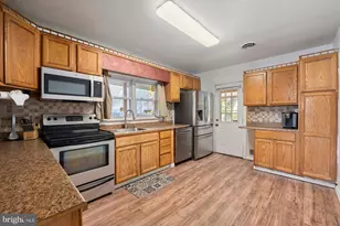 765 204th St, Pasadena, MD 21122 - Photo 4