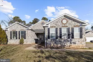 614 N Shore Dr, Glen Burnie, MD 21060 - Photo 2