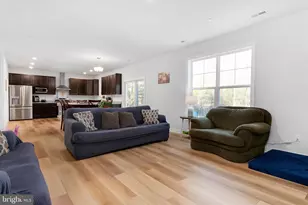 720 Bridge Dr, Pasadena, MD 21122 - Photo 20