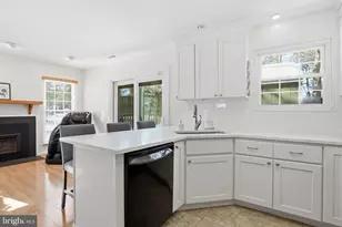 954 Breakwater Dr, Annapolis, MD 21403 - Photo 4