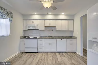 409 Highland Drive, Edgewater, MD 21037 - Photo 2