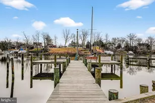 333 Sturtons Ln, Pasadena, MD 21122 - Photo 4