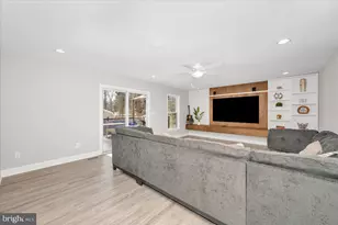 241 Armstrong Ln, Pasadena, MD 21122 - Photo 14