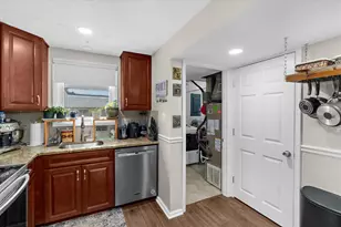 8085 Castle Rock Ct, Pasadena, MD 21122 - Photo 10