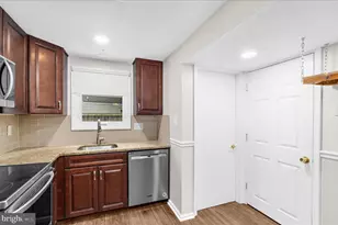 8085 Castle Rock Ct, Pasadena, MD 21122 - Photo 12