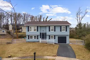 902 Winterhaven Cir, Gambrills, MD 21054 - Photo 2