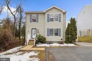 813 201st St, Pasadena, MD 21122 - Photo 2