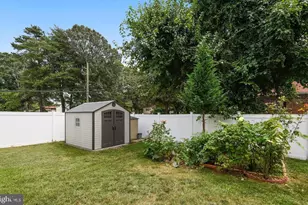 301 Robert Price Ct, Glen Burnie, MD 21060 - Photo 4
