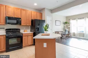 7254 Mockingbird Cir, Glen Burnie, MD 21060 - Photo 6