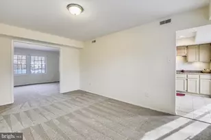 1752 Whitfield Ct, Crofton, MD 21114 - Photo 6