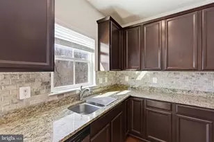 582 Fox River Hills Way, Glen Burnie, MD 21060 - Photo 8