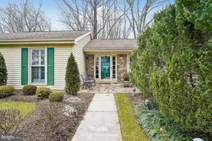 1010 Mastline Dr, Annapolis, MD 21401 - Photo 2