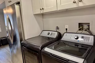 1910 Seven Oaks, Crofton, MD 21114 - Photo 6