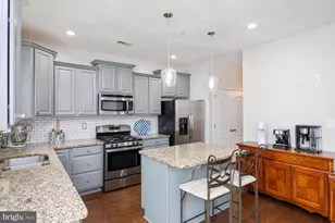 7649 Timbercross Ln, Glen Burnie, MD 21060 - Photo 4