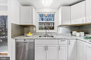 704 Chapelview Dr, Odenton, MD 21113 - Photo 12