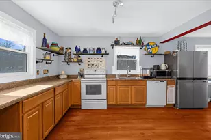 1608 Wall Dr, Pasadena, MD 21122 - Photo 4