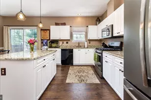 2546 Selkirk Ct, Crofton, MD 21114 - Photo 8