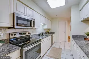 623 Admiral Dr, Annapolis, MD 21401 - Photo 10