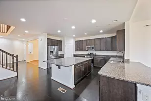 340 Daleview Dr, Glen Burnie, MD 21060 - Photo 2
