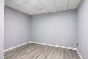 8147 Hog Neck Rd, Pasadena, MD 21122 - Photo 12