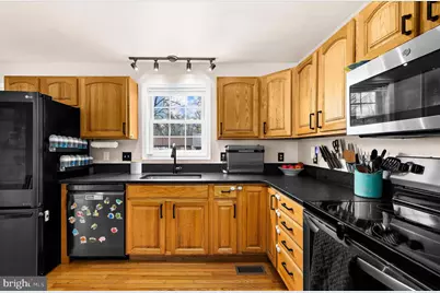 7665 Cedar Drive, Pasadena, MD 21122 - Photo 14