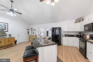 7806 Appletree Rd, Pasadena, MD 21122 - Photo 18