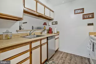 6803 White Water Way, Glen Burnie, MD 21060 - Photo 10