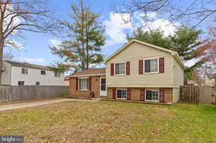 7903 Mansion House Xing Crossing, Pasadena, MD 21122 - Photo 2