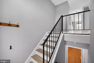 2435 Vineyard Ln, Crofton, MD 21114 - Photo 2