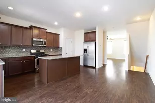 520 Kinglets Roost Ln, Glen Burnie, MD 21060 - Photo 6