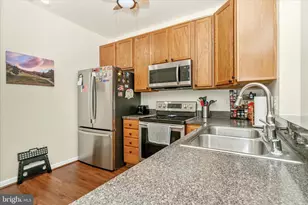 8604 Wandering Fox Trail, Odenton, MD 21113 - Photo 8