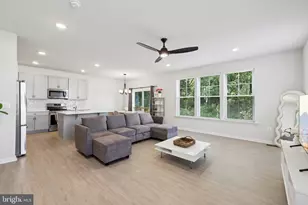 180 Jessica Ln, Glen Burnie, MD 21061 - Photo 6