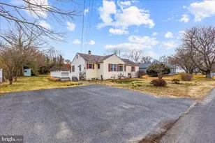 106 Disney Ave, Pasadena, MD 21122 - Photo 2