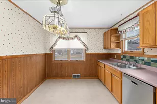 106 Disney Ave, Pasadena, MD 21122 - Photo 28