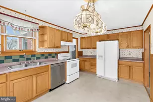 106 Disney Ave, Pasadena, MD 21122 - Photo 32