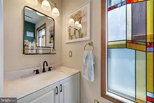 806 N Shore Dr, Glen Burnie, MD 21060 - Photo 16