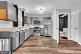 7838 Foxfarm Ln, Glen Burnie, MD 21061 - Photo 10