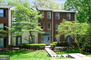 678 Newbridge Ct, Arnold, MD 21012 - Photo 1