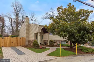 218 Lees Ln, Edgewater, MD 21037 - Photo 2