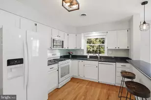 11 Glen Ave N, Annapolis, MD 21401 - Photo 8