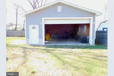 8384 Forest Drive, Pasadena, MD 21122 - Photo 4