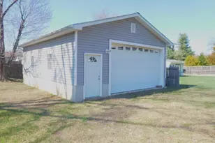 8384 Forest Dr, Pasadena, MD 21122 - Photo 4