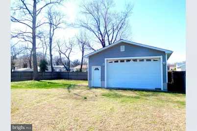 8384 Forest Drive, Pasadena, MD 21122 - Photo 2